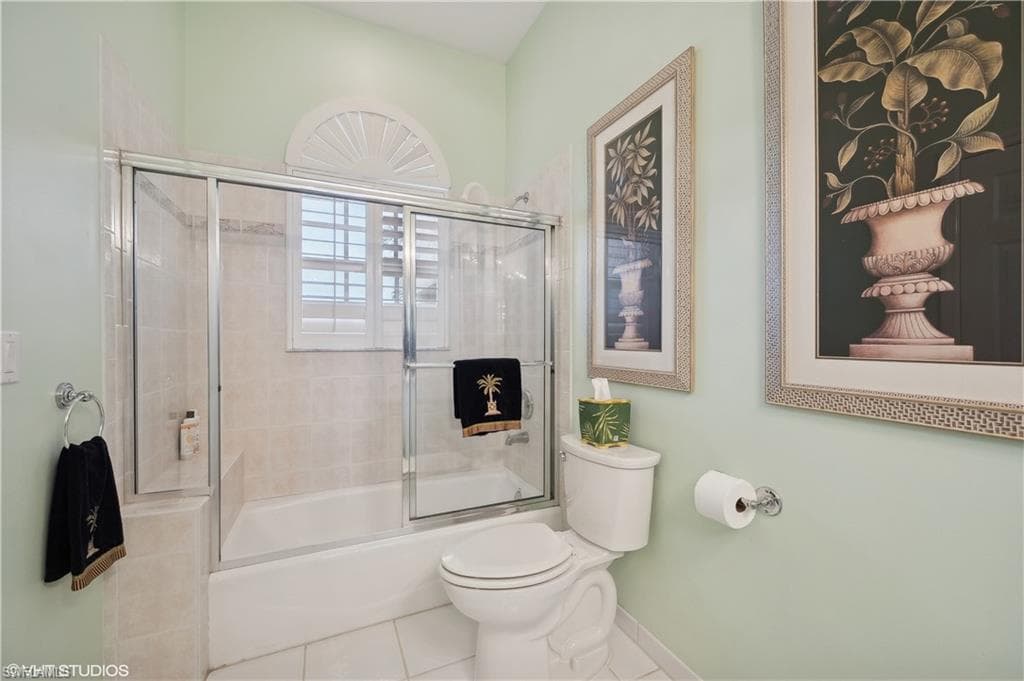 446 Bayside Ave, Naples, FL 34108-40