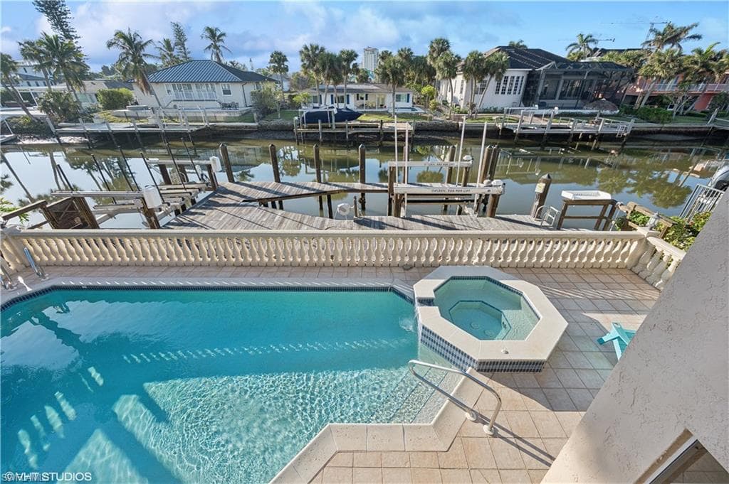 446 Bayside Ave, Naples, FL 34108-48