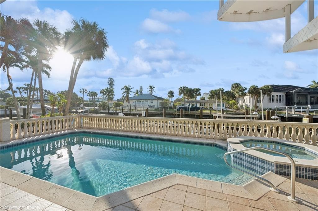 446 Bayside Ave, Naples, FL 34108-49