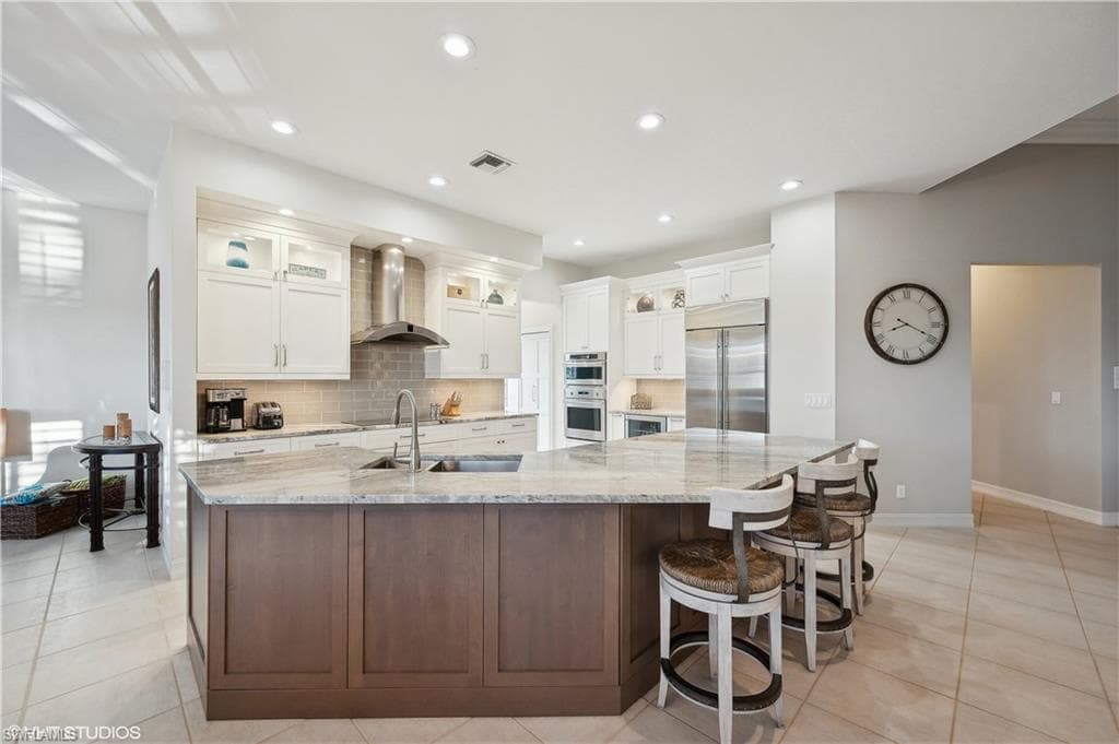 446 Bayside Ave, Naples, FL 34108-6