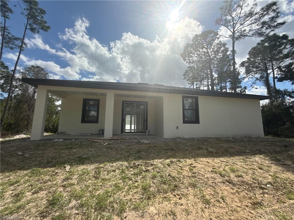 5222 Lee St, Lehigh Acres, FL 33971-4