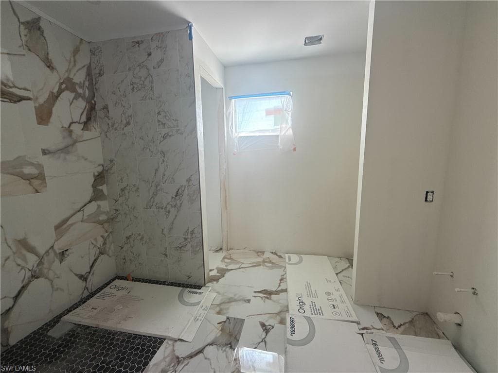 5222 Lee St, Lehigh Acres, FL 33971-8