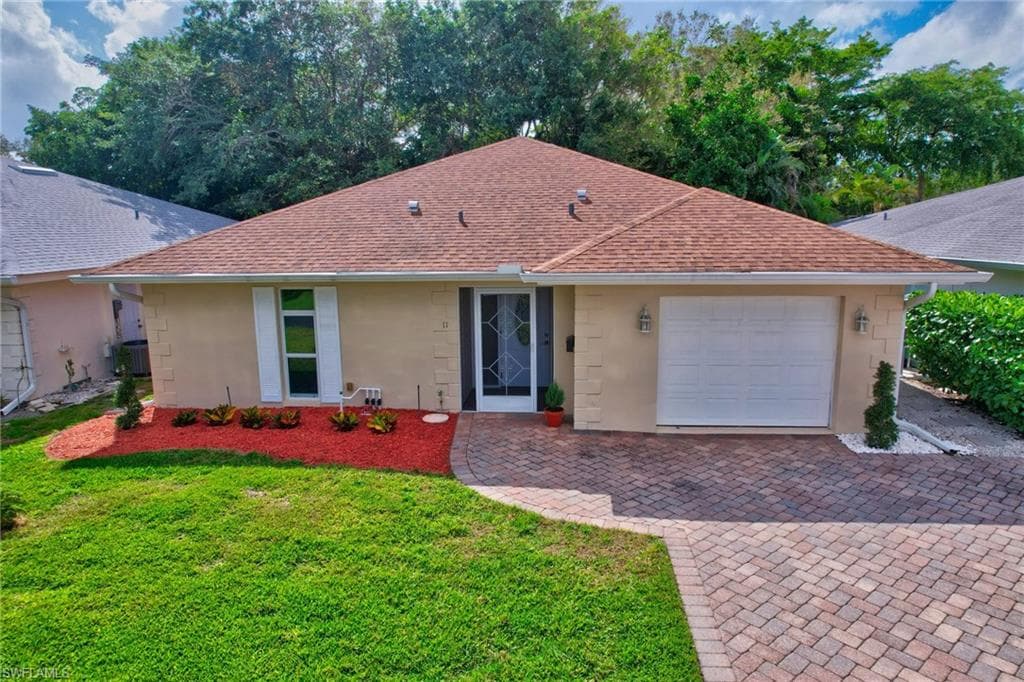 11 Rivard Rd 19, Naples, FL 34112-2