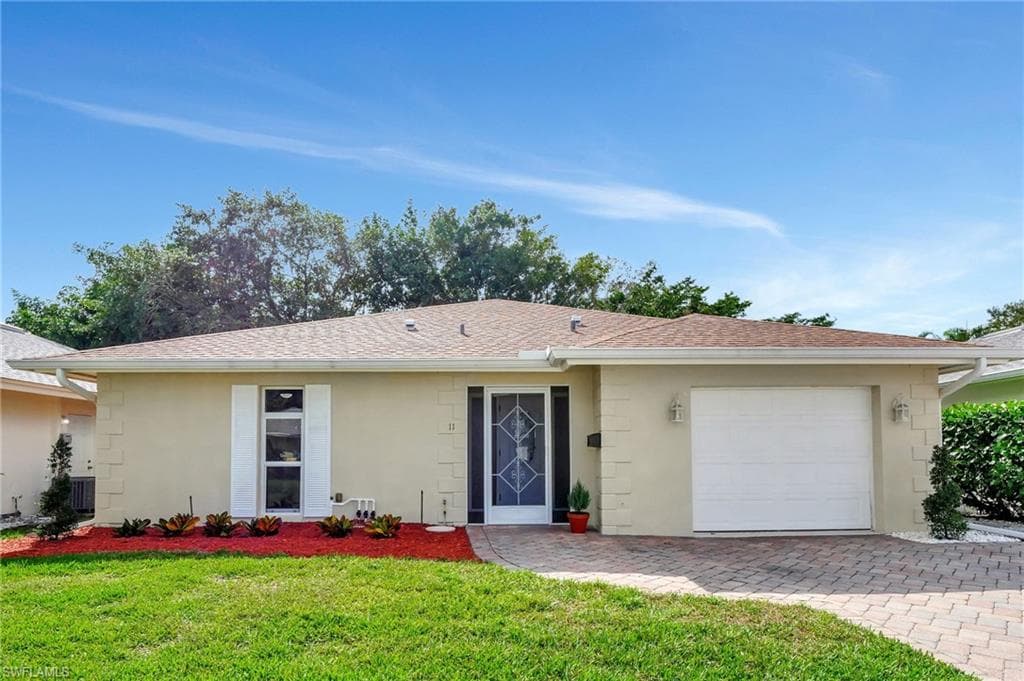 11 Rivard Rd 19, Naples, FL 34112-32