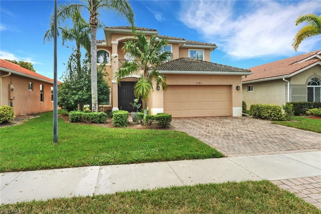 1581 Birdie Dr, Naples, FL 34120-1