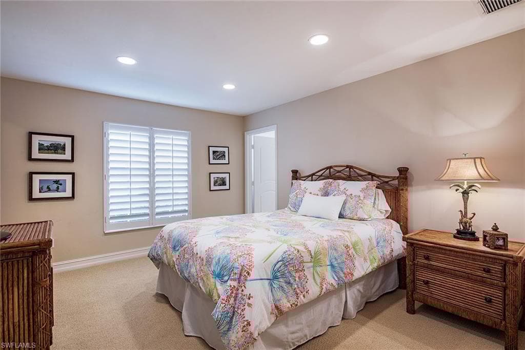 812 Bentwood Dr, Naples, FL 34108-11