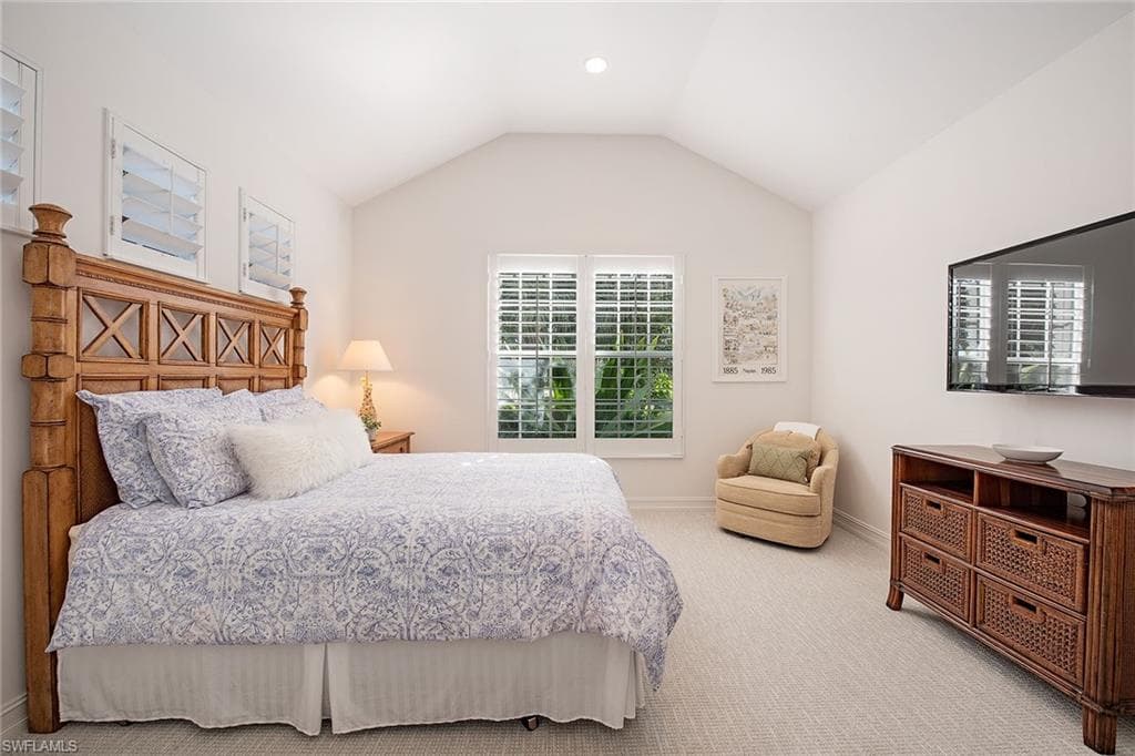 812 Bentwood Dr, Naples, FL 34108-17