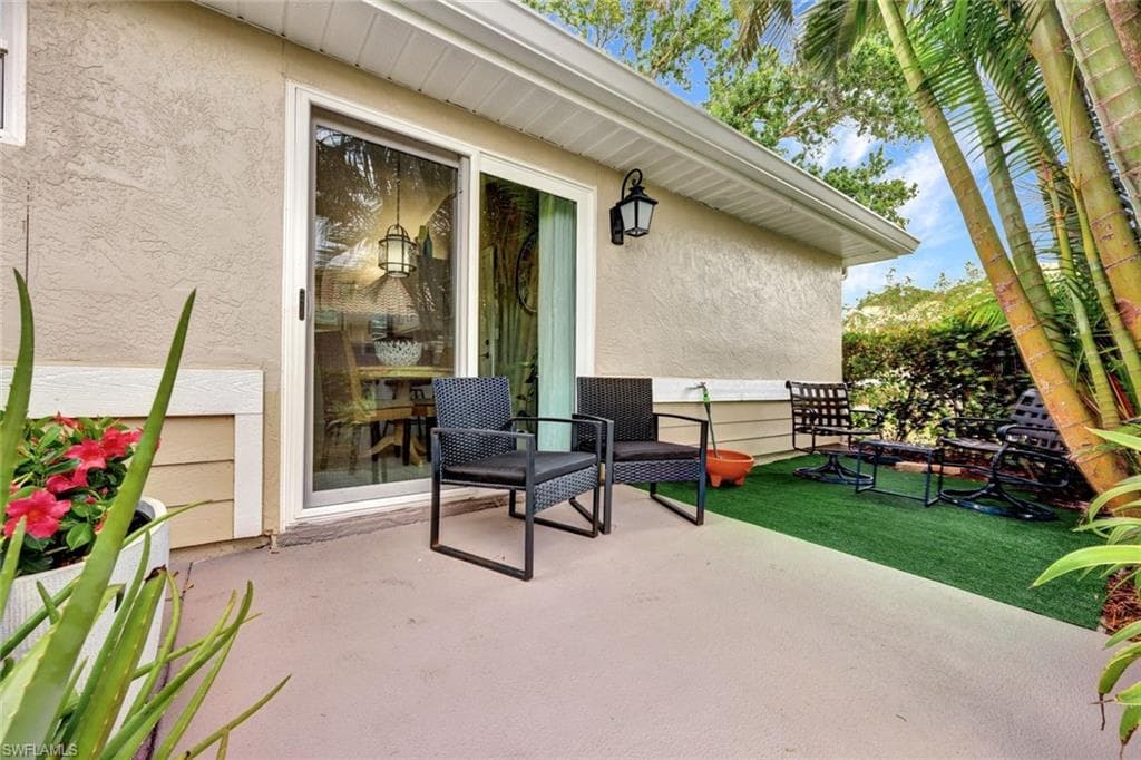 357 Emerald Bay Cir Q1, Naples, FL 34110-18