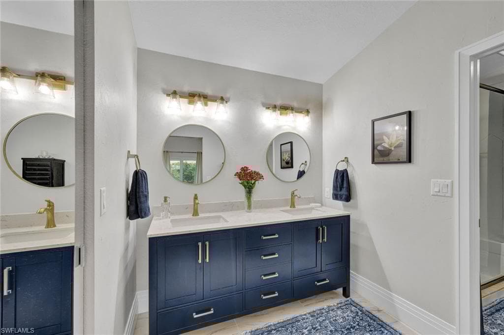 357 Emerald Bay Cir Q1, Naples, FL 34110-23