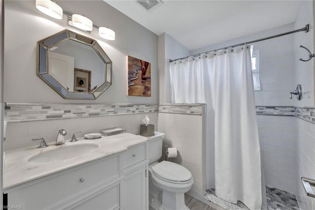 357 Emerald Bay Cir Q1, Naples, FL 34110-28