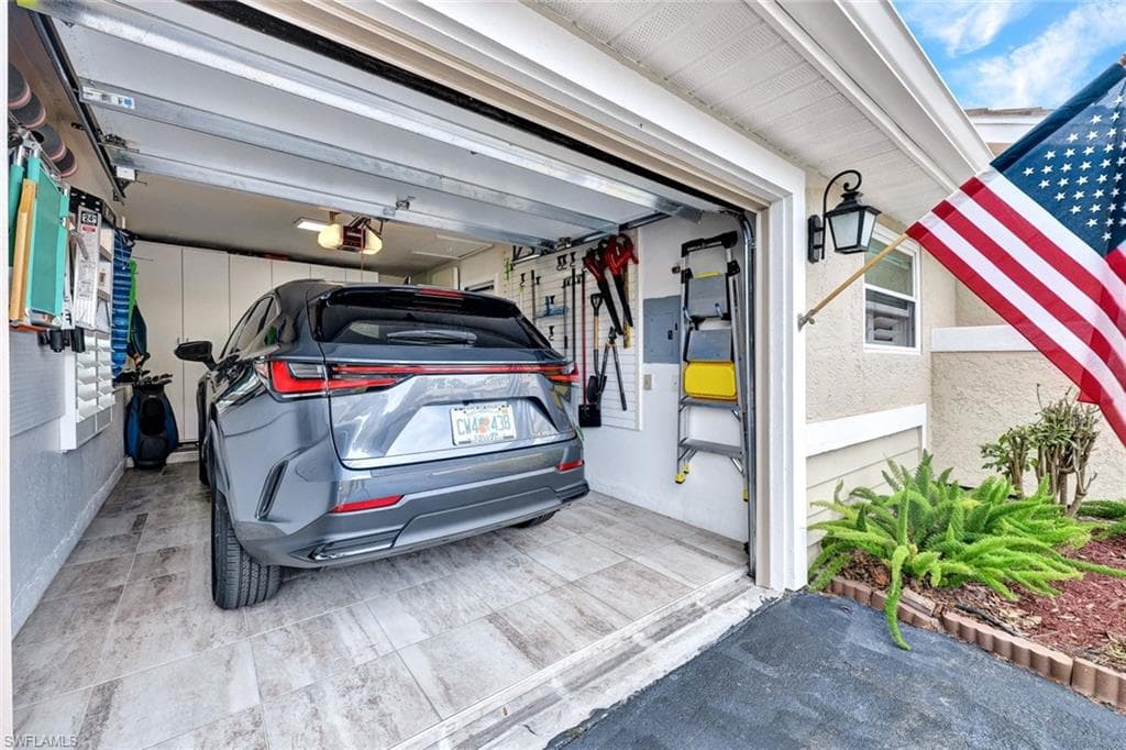 357 Emerald Bay Cir Q1, Naples, FL 34110-33