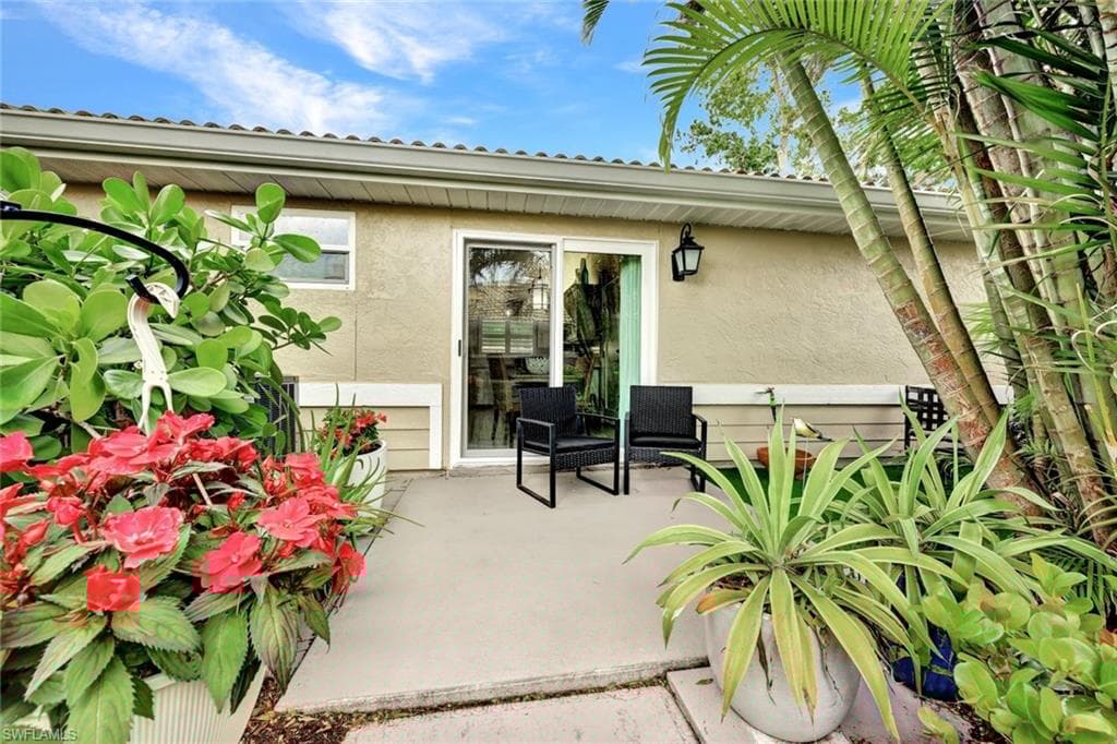 357 Emerald Bay Cir Q1, Naples, FL 34110-35