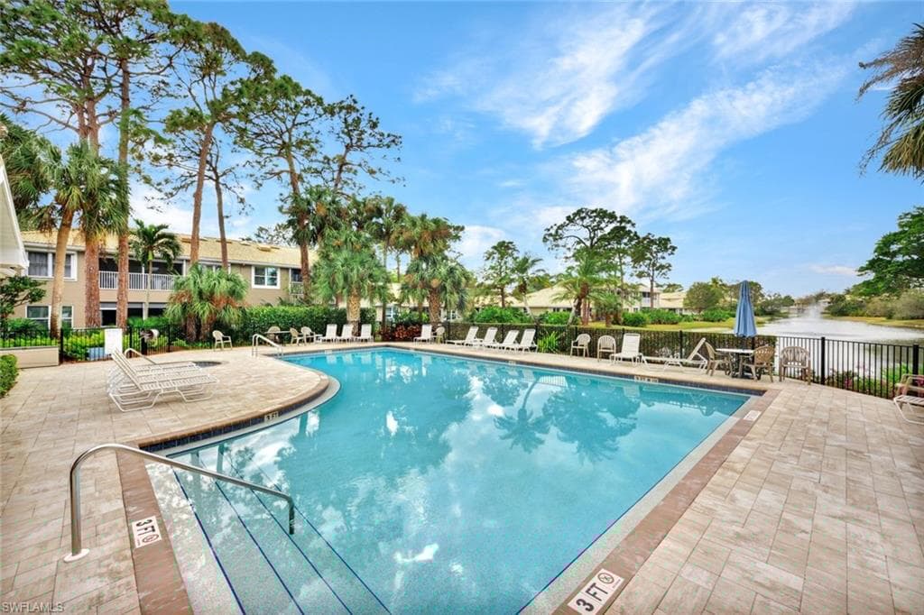 357 Emerald Bay Cir Q1, Naples, FL 34110-36