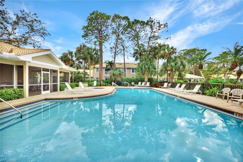 357 Emerald Bay Cir Q1, Naples, FL 34110-37