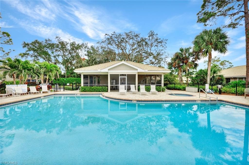 357 Emerald Bay Cir Q1, Naples, FL 34110-38