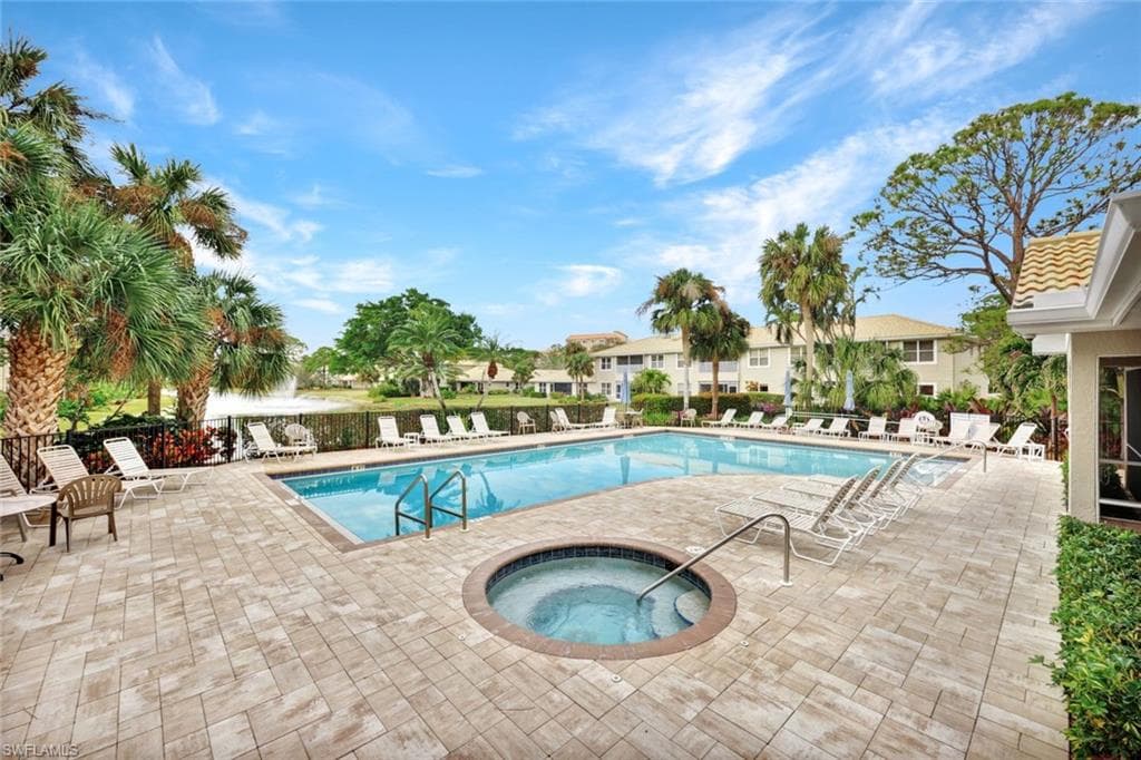 357 Emerald Bay Cir Q1, Naples, FL 34110-39