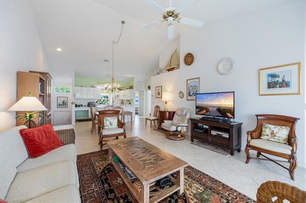1060 Partridge Cir 201, Naples, FL 34104-9