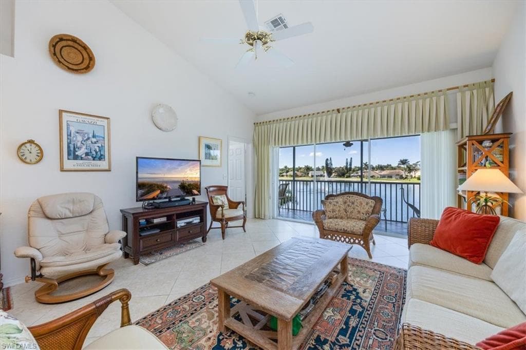 1060 Partridge Cir 201, Naples, FL 34104-6