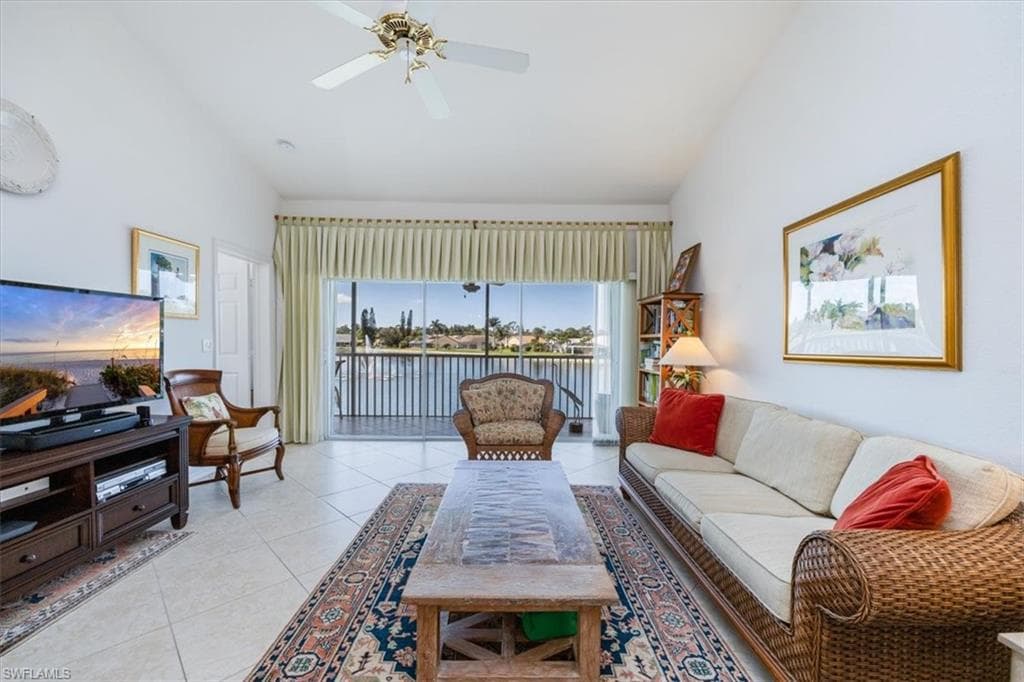 1060 Partridge Cir 201, Naples, FL 34104-7