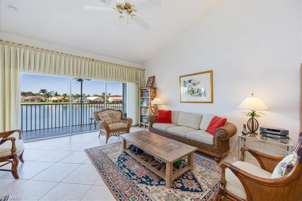 1060 Partridge Cir 201, Naples, FL 34104-8