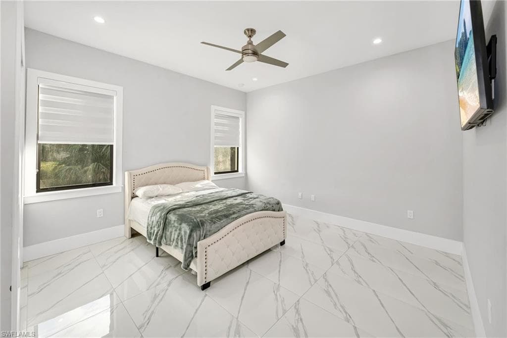 866 12th St NE, Naples, FL 34120-18