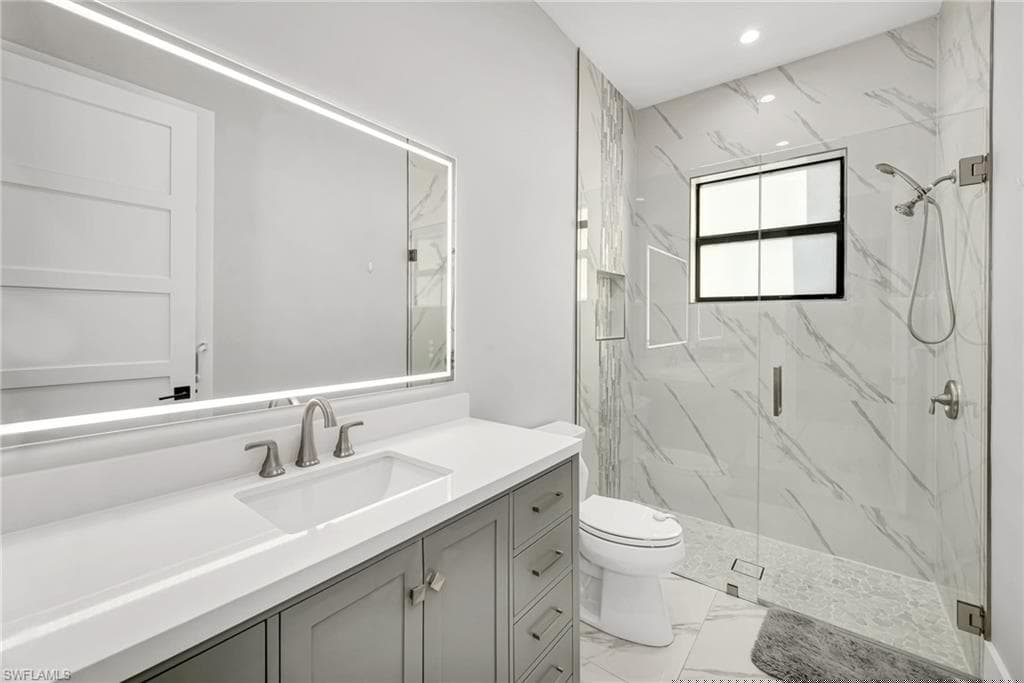 866 12th St NE, Naples, FL 34120-20