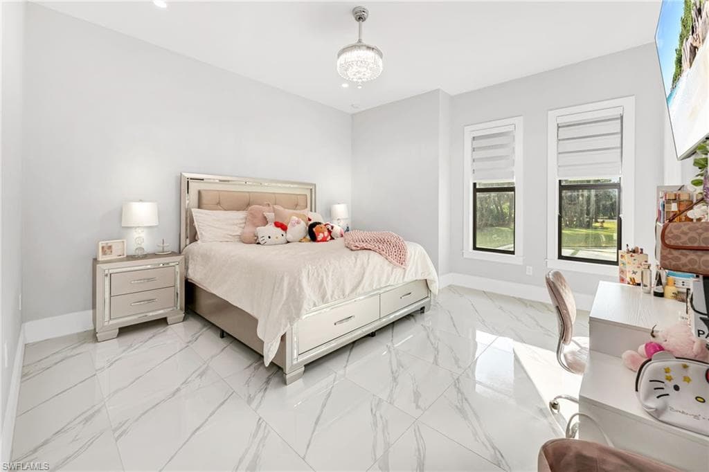 866 12th St NE, Naples, FL 34120-21