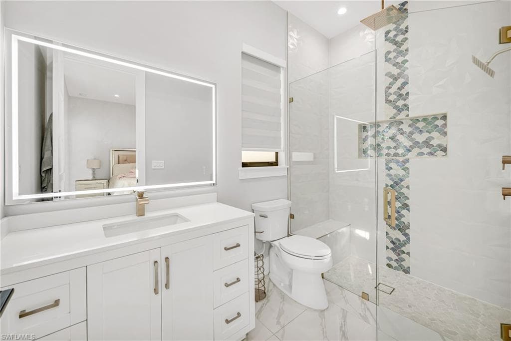 866 12th St NE, Naples, FL 34120-22
