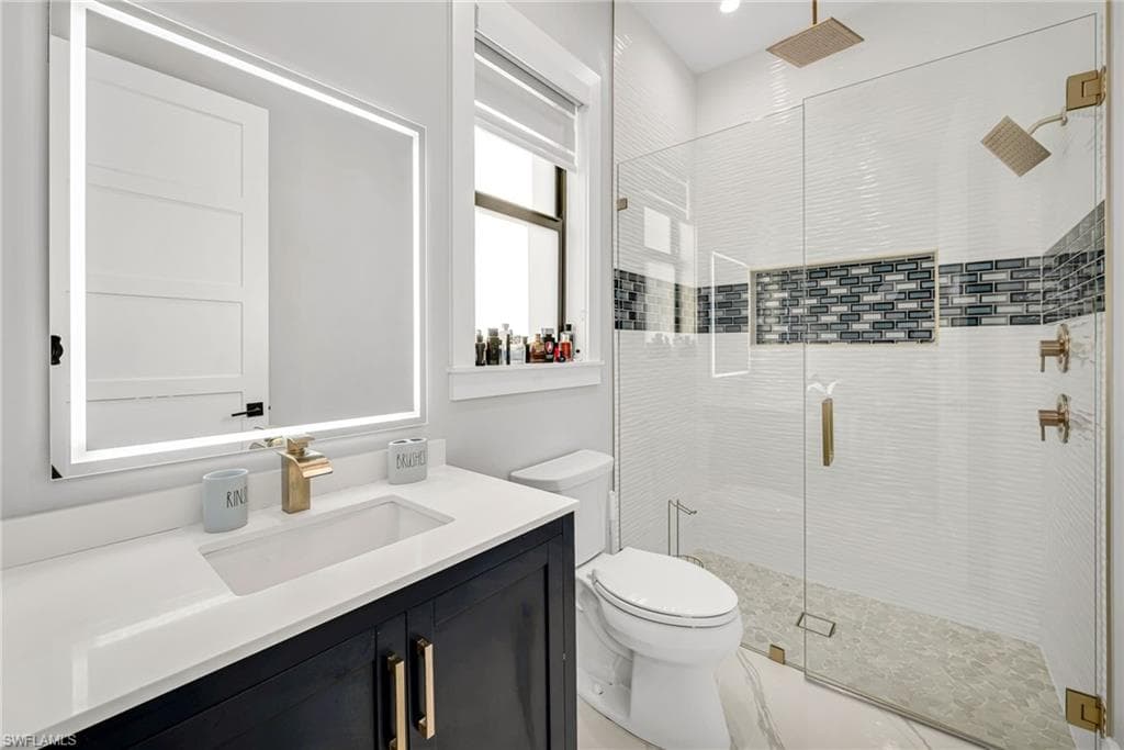 866 12th St NE, Naples, FL 34120-24