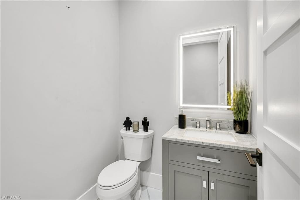 866 12th St NE, Naples, FL 34120-26