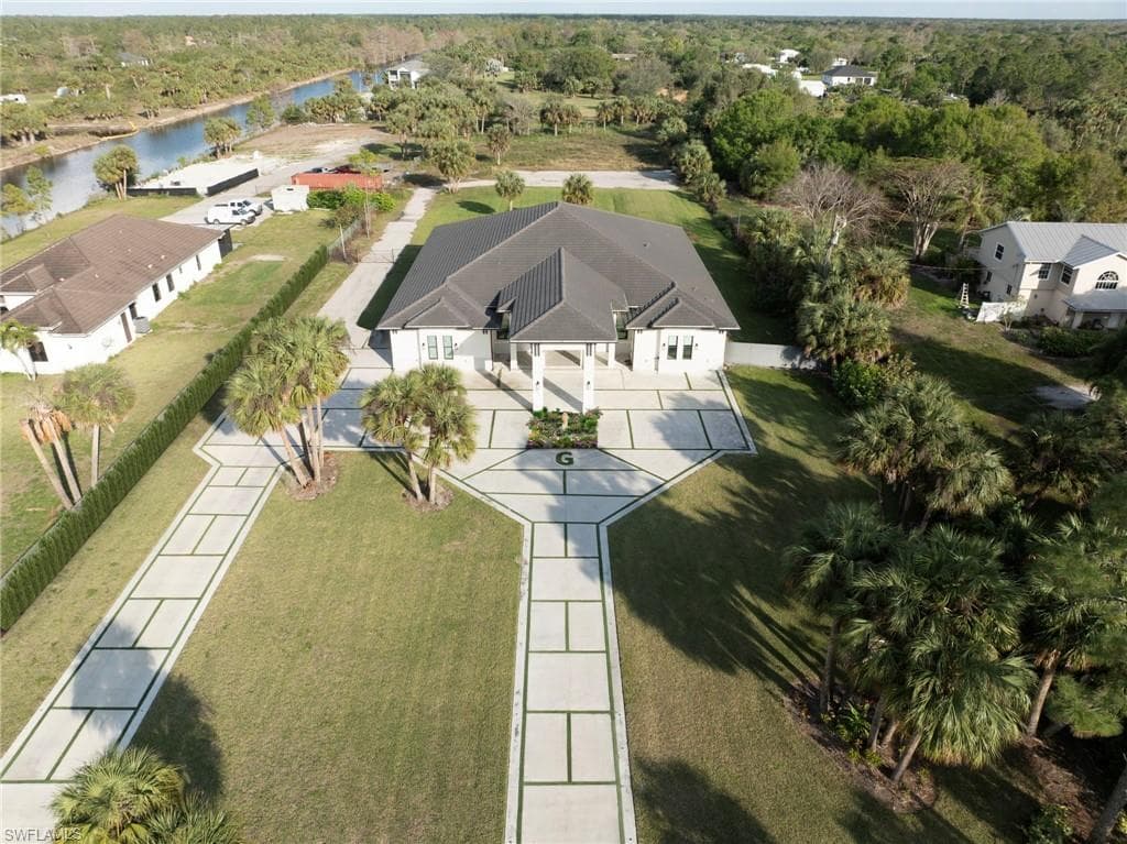 866 12th St NE, Naples, FL 34120-2