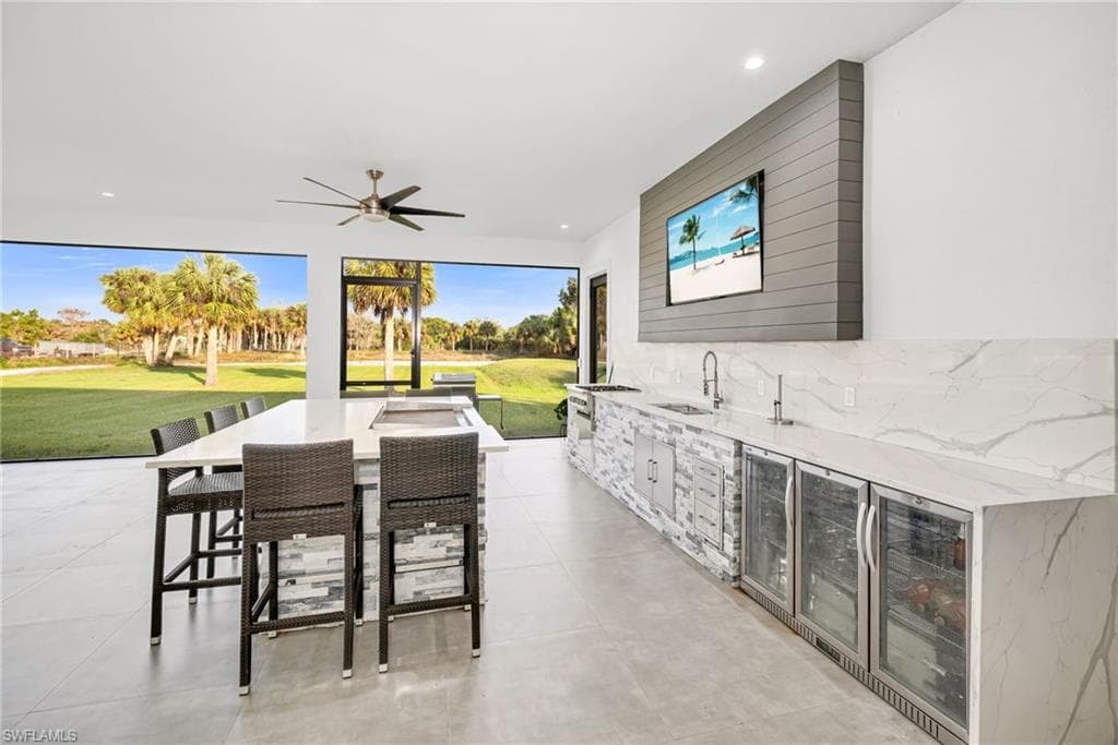 866 12th St NE, Naples, FL 34120-30