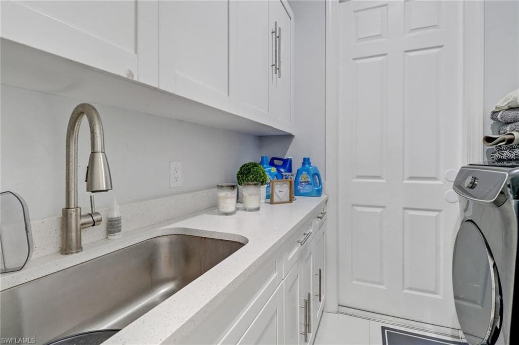 2394 45th Ave NE, Naples, FL 34120-18