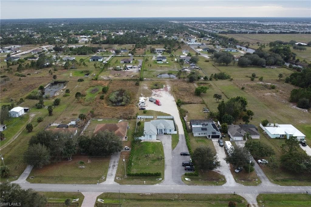 2394 45th Ave NE, Naples, FL 34120-26