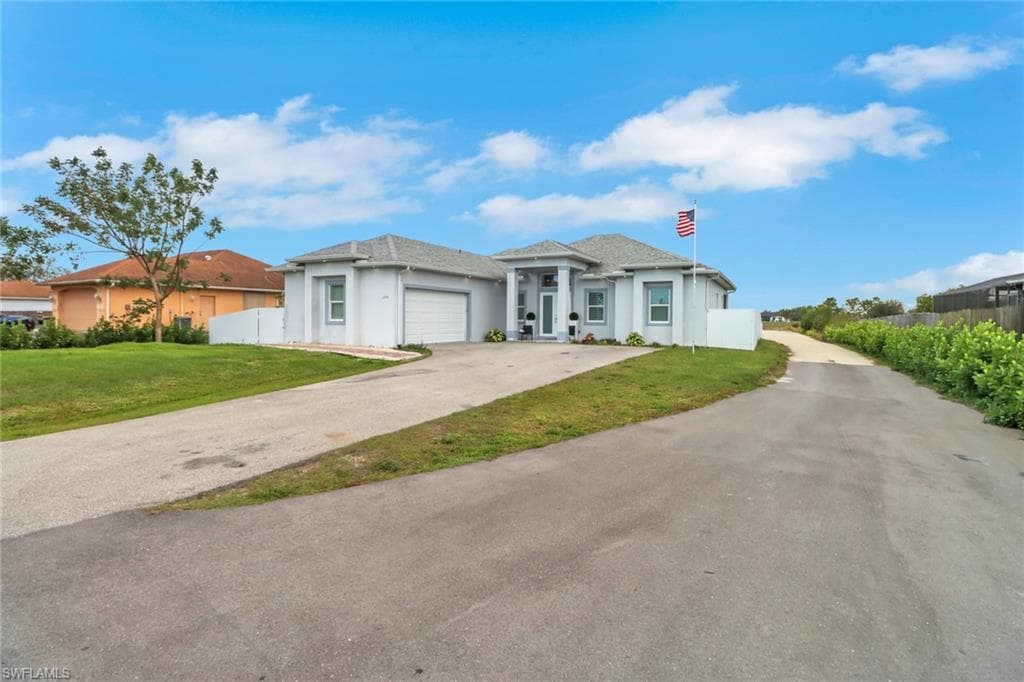 2394 45th Ave NE, Naples, FL 34120-3