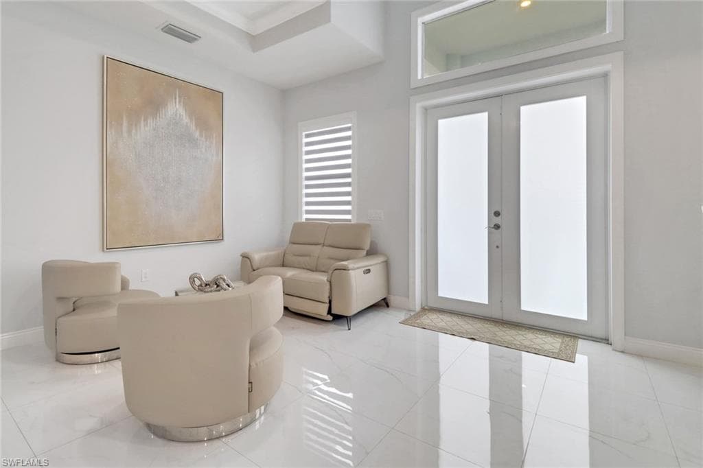 2394 45th Ave NE, Naples, FL 34120-5