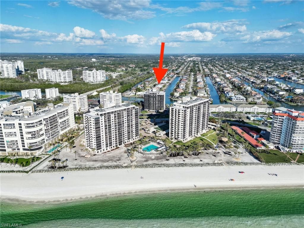 11030 Gulf Shore Dr 202, Naples, FL 34108-4