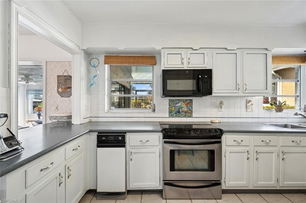 840 Wintergreen Ct, Marco Island, FL 34145-12