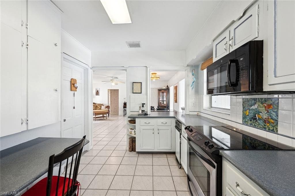 840 Wintergreen Ct, Marco Island, FL 34145-13