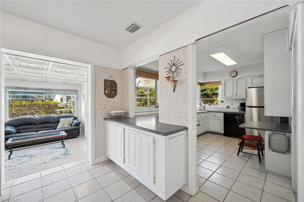 840 Wintergreen Ct, Marco Island, FL 34145-14