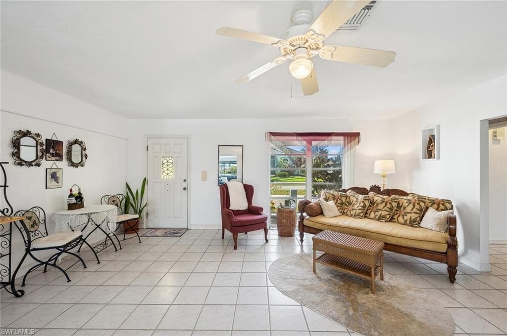 840 Wintergreen Ct, Marco Island, FL 34145-15