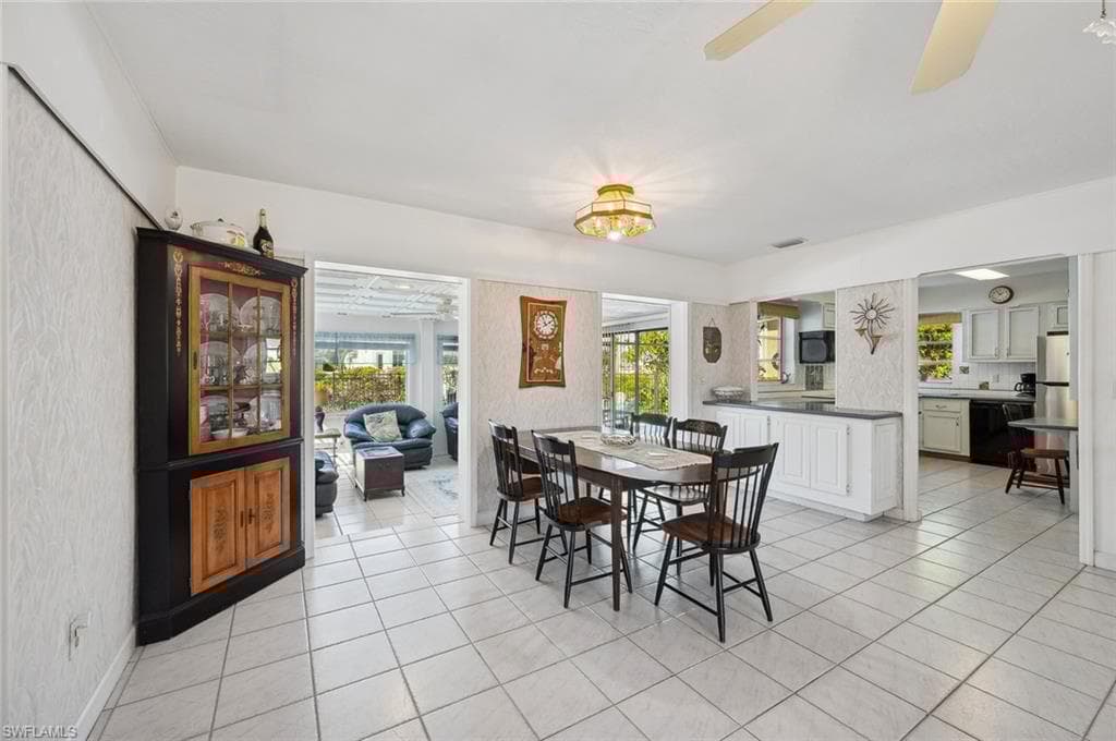840 Wintergreen Ct, Marco Island, FL 34145-22