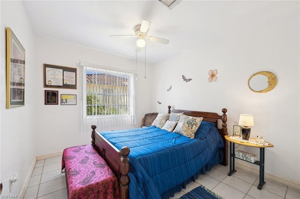 840 Wintergreen Ct, Marco Island, FL 34145-28