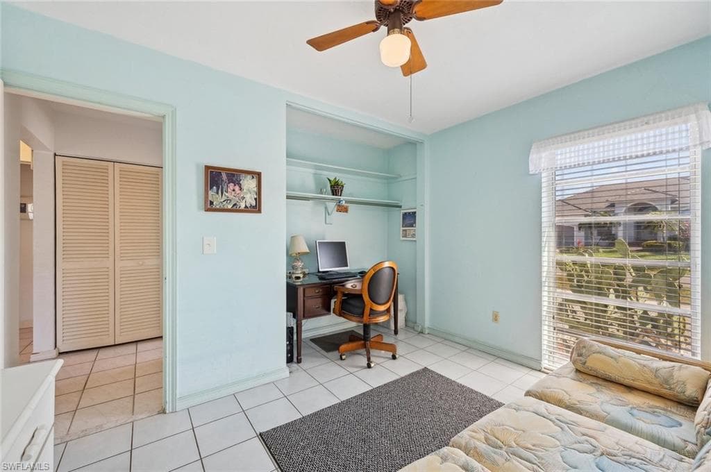 840 Wintergreen Ct, Marco Island, FL 34145-32