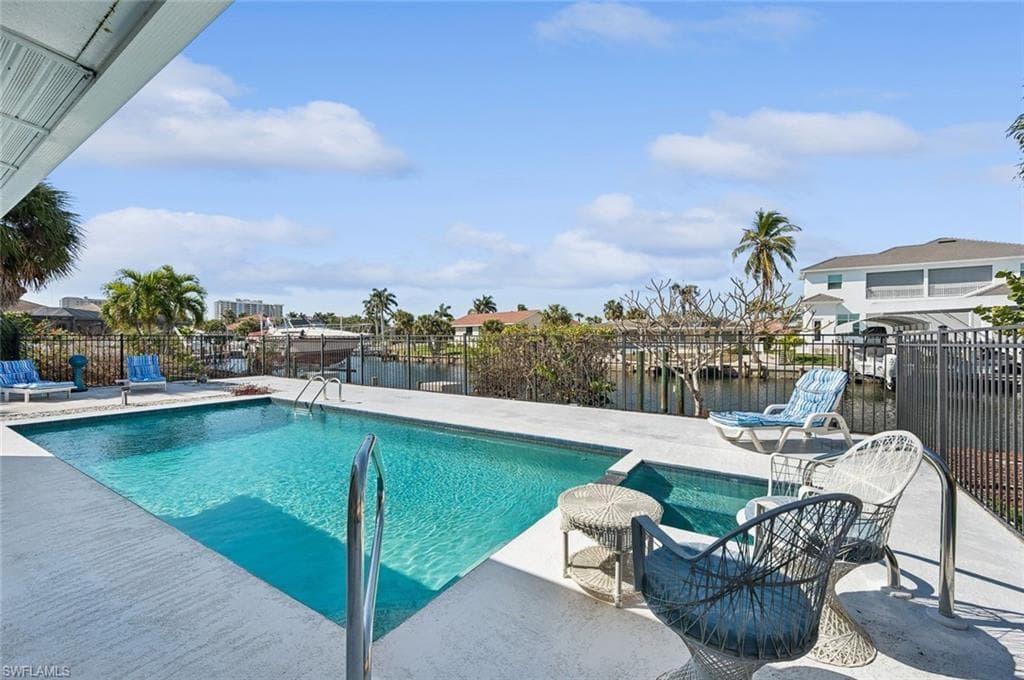 840 Wintergreen Ct, Marco Island, FL 34145-36