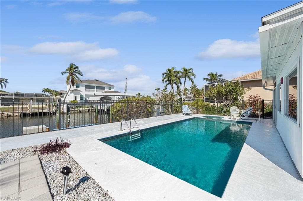 840 Wintergreen Ct, Marco Island, FL 34145-38
