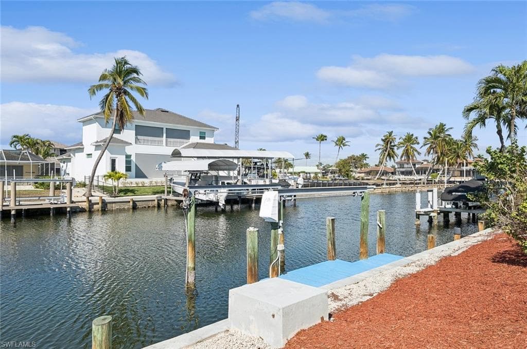 840 Wintergreen Ct, Marco Island, FL 34145-42