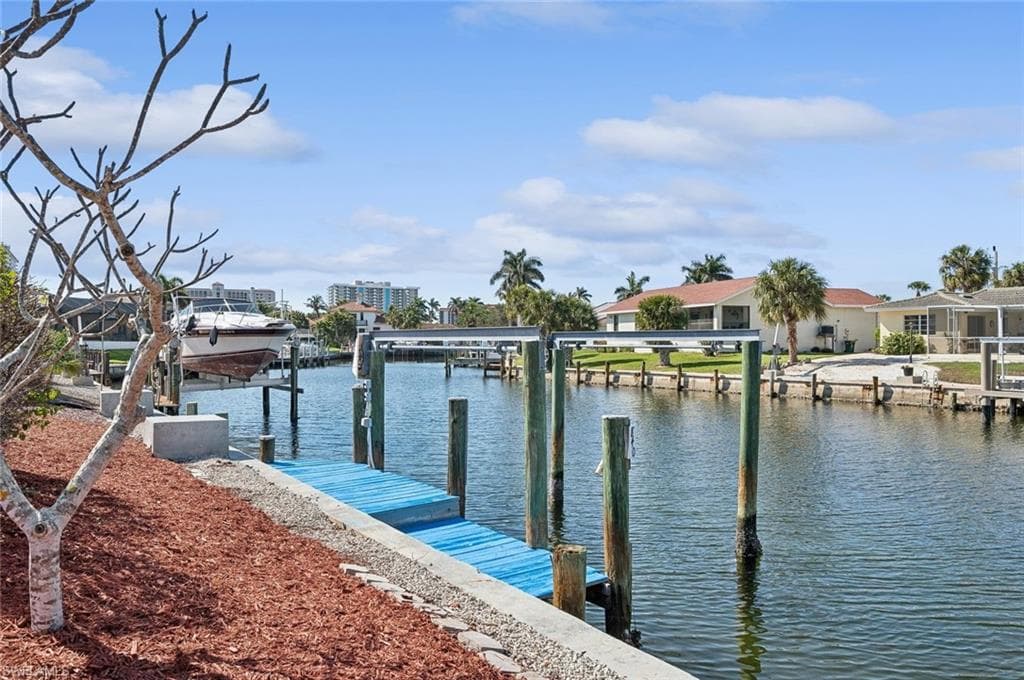 840 Wintergreen Ct, Marco Island, FL 34145-44