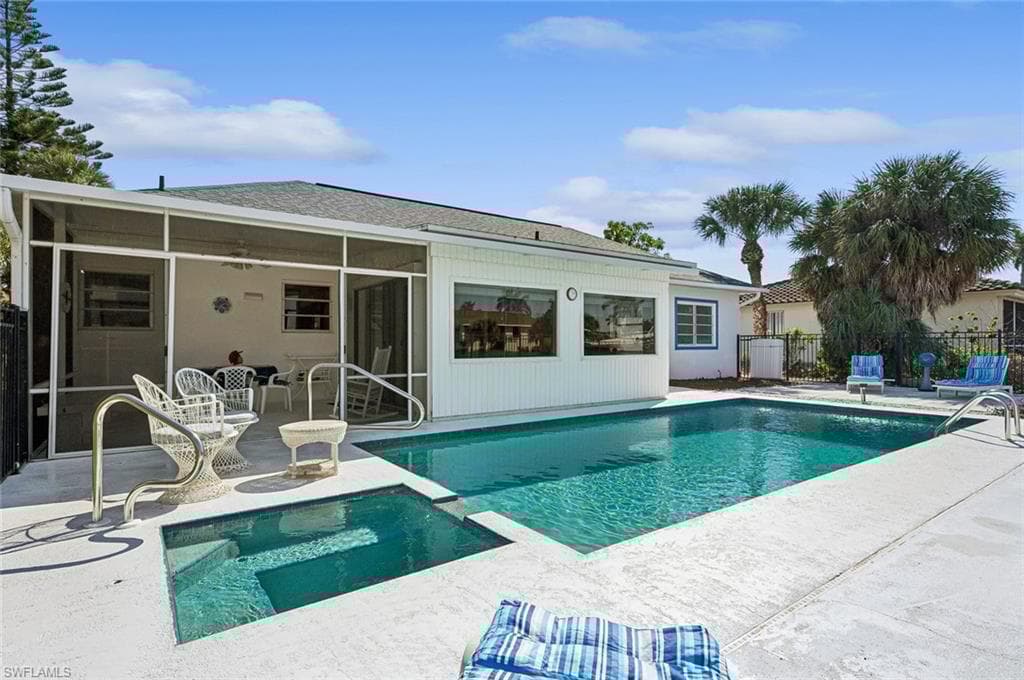 840 Wintergreen Ct, Marco Island, FL 34145-4