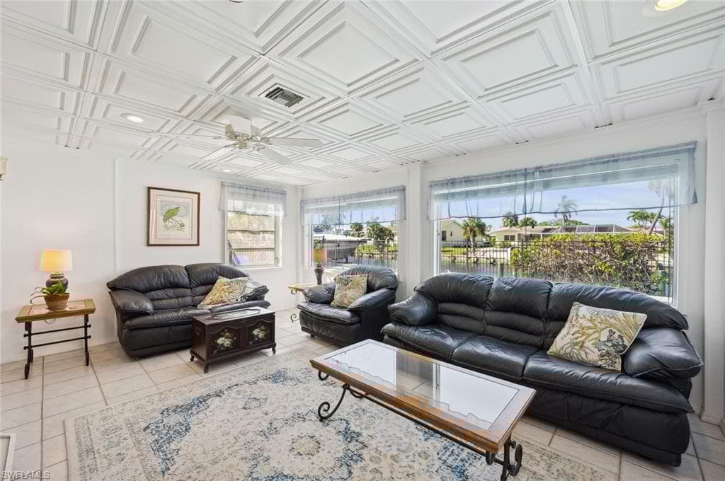 840 Wintergreen Ct, Marco Island, FL 34145-6